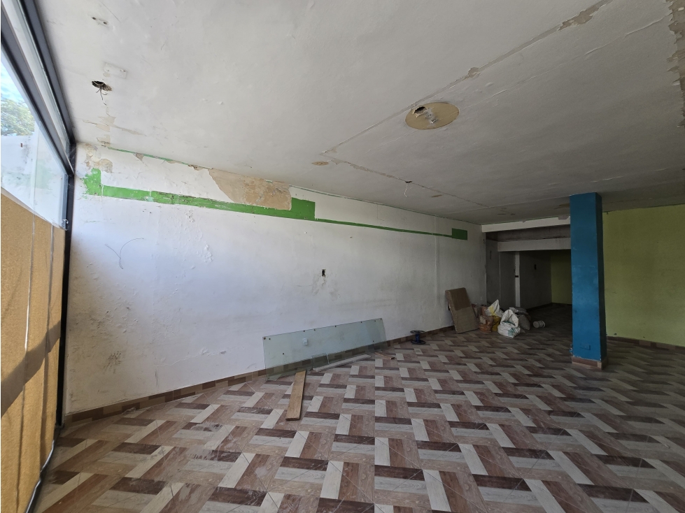 SE ARRIENDA LOCAL COMERCIAL UBICADO EN ZONA CENTRICA DE GIRARDOT - 2