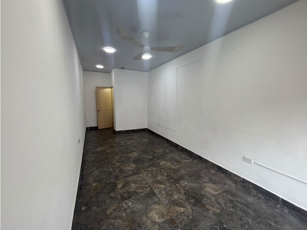 SE ARRIENDA LOCAL EN EL BARRIO SUCRE, GIRARDOT - 4