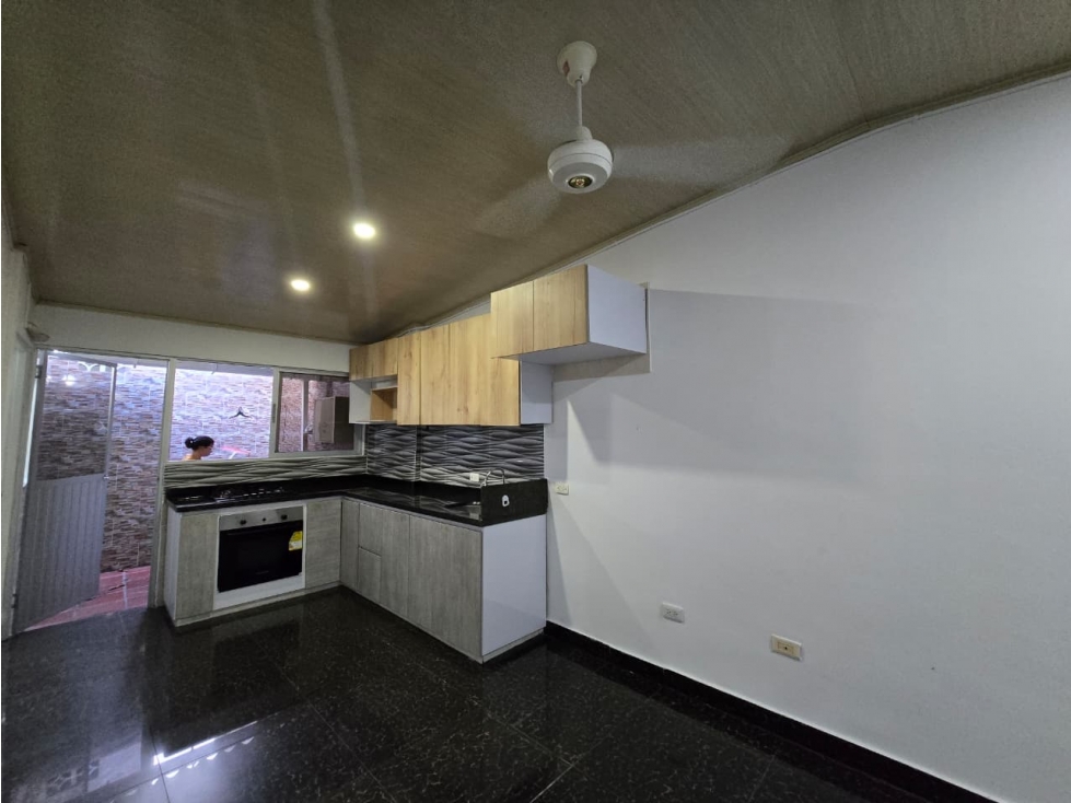 SE VENDE CÓMODA CASA EN LA URBANIZACION SAN LUIS — foto 6