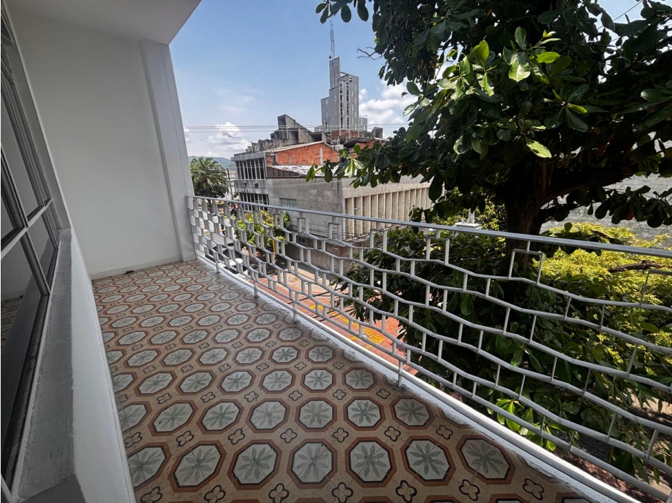 SE ARRIENDA AGRADABLE APARTAMENTO EN EL CENTRO
