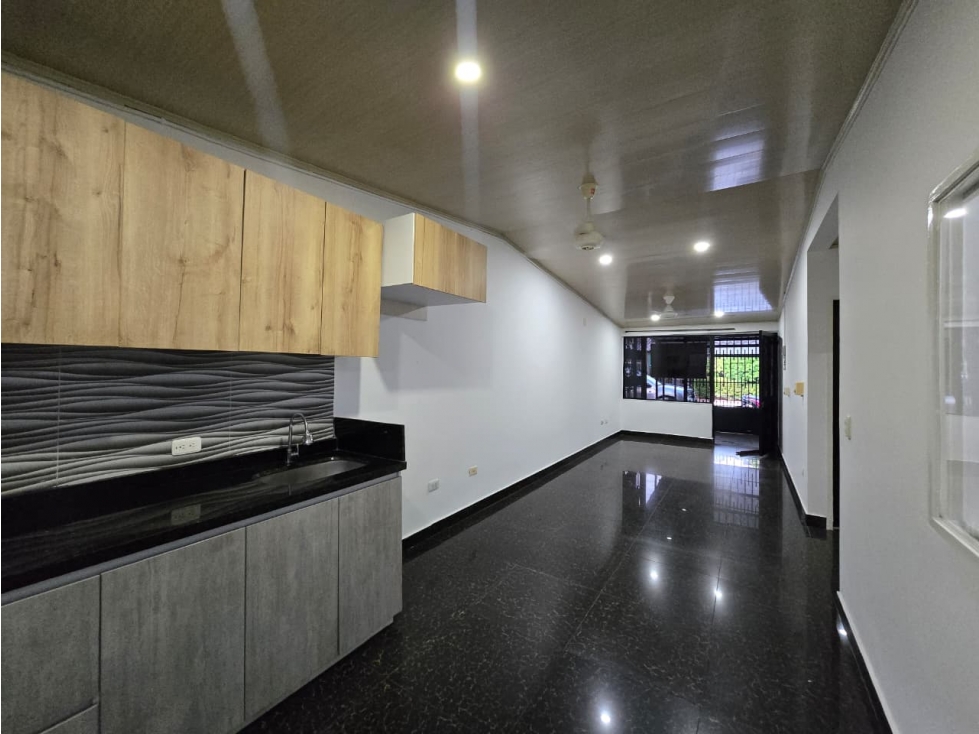 SE VENDE CÓMODA CASA EN LA URBANIZACION SAN LUIS — foto 5