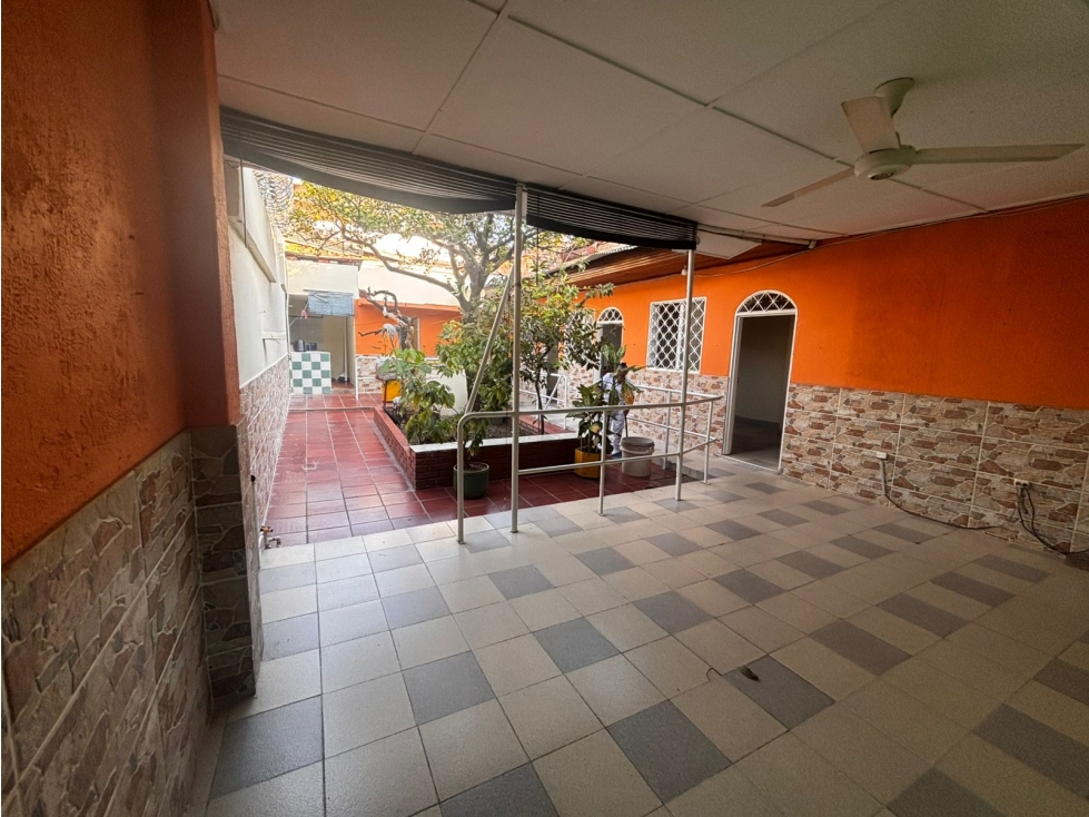 SE VENDE O ARRIENDA AMPLIA CASA EN EL BARRIO SUCRE — foto 5