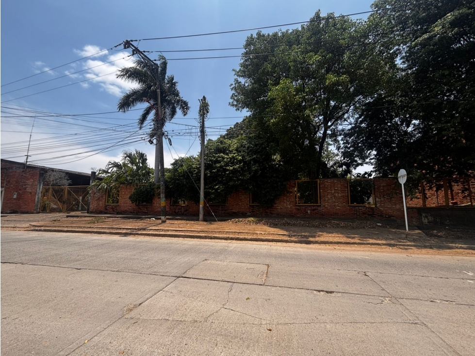 SE VENDE GRAN BODEGA COMERCIAL SECTOR URBANO, EN RICAURTE- CUND. - 2