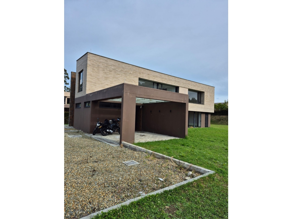 Venta casa en Cantagirone Natura-Envigado via Las Palmas