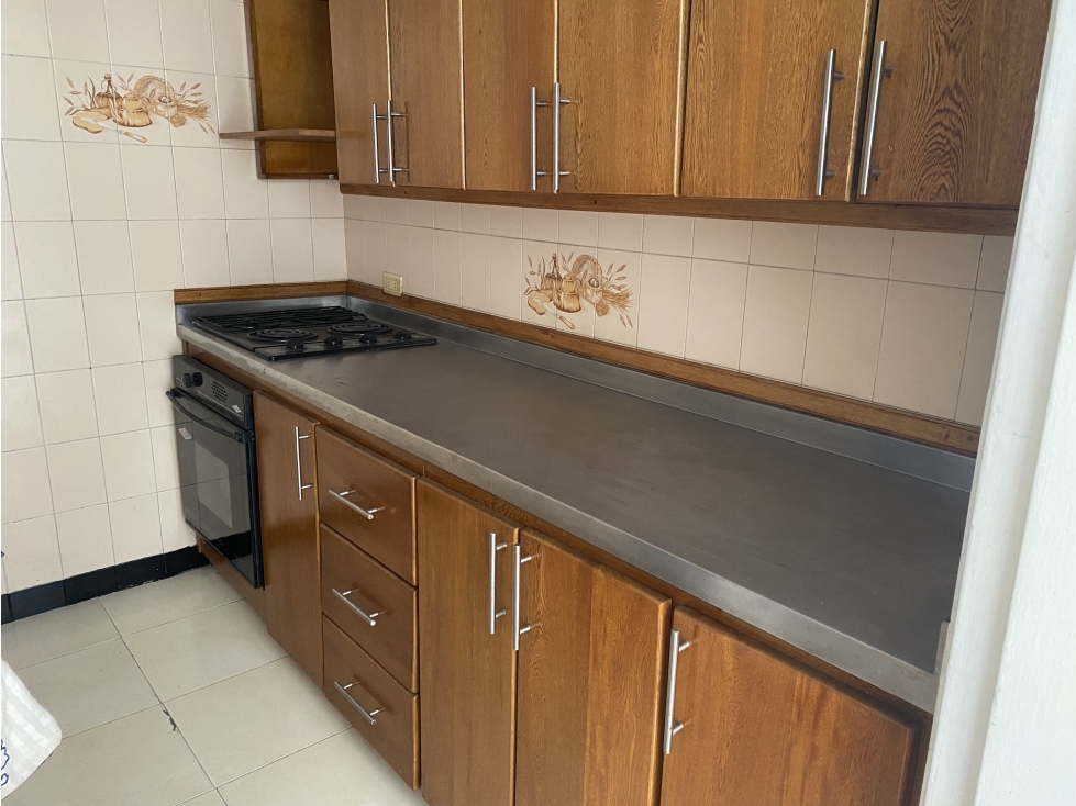 VENTA DE CASA-LOTE EN LAURELES NOGAL - MEDELLIN — foto 4