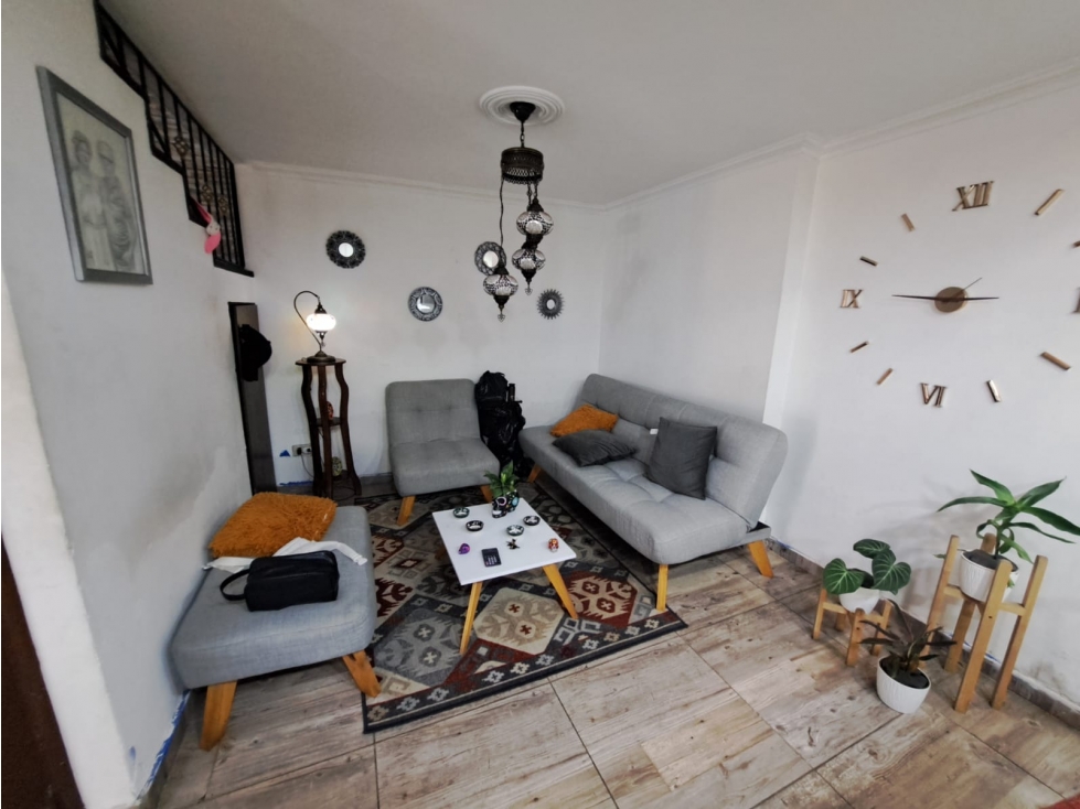 Casa venta Velódromo unifamiliar 6 alcobas 4 baños 3 niveles — foto 2