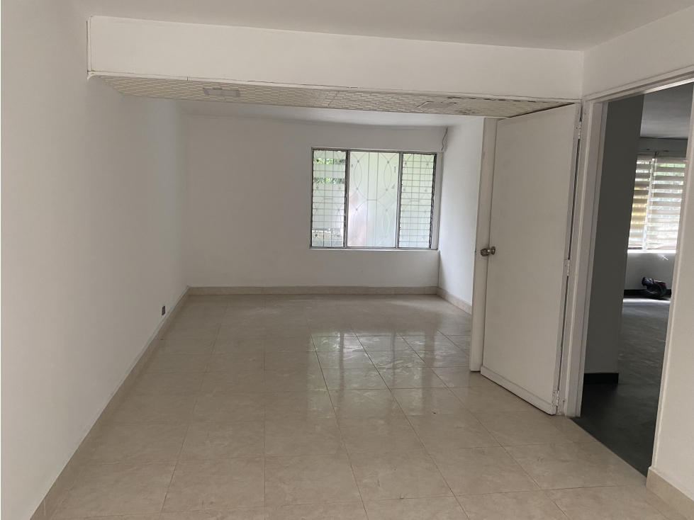 VENTA DE CASA-LOTE EN LAURELES NOGAL - MEDELLIN — foto 3