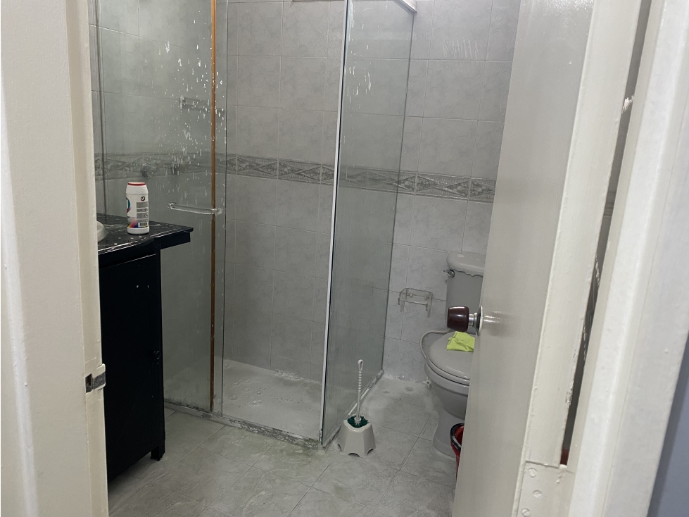 VENTA DE CASA-LOTE EN LAURELES NOGAL - MEDELLIN — foto 6