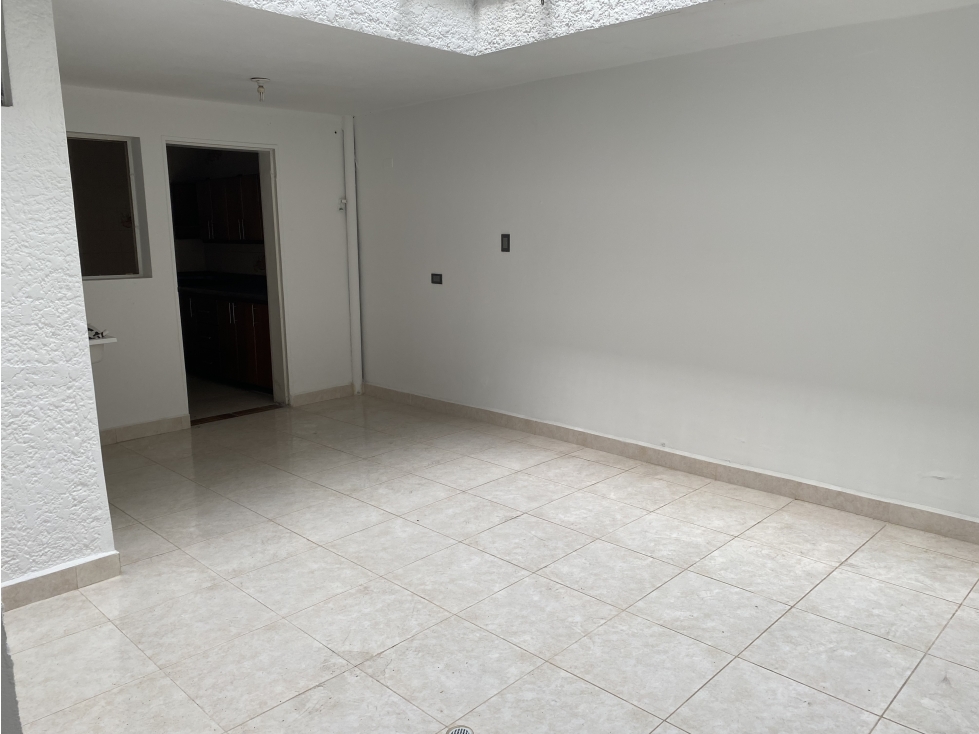 VENTA DE CASA-LOTE EN LAURELES NOGAL - MEDELLIN — foto 5