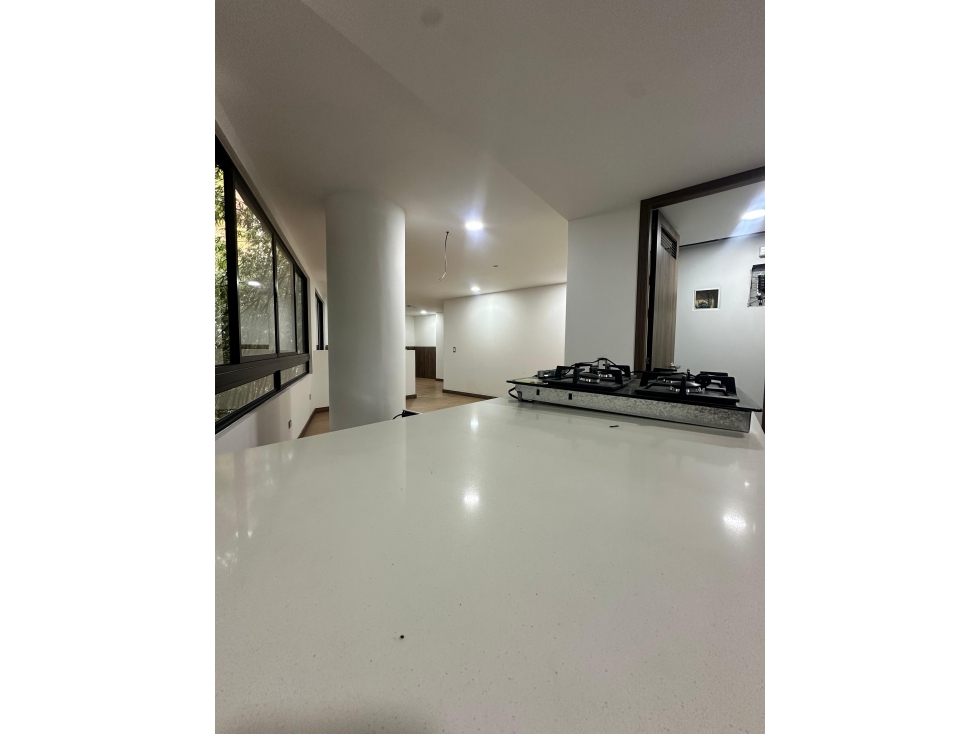 Venta aparta estudio Poblado Loma del indio Sur Medellín — foto 3
