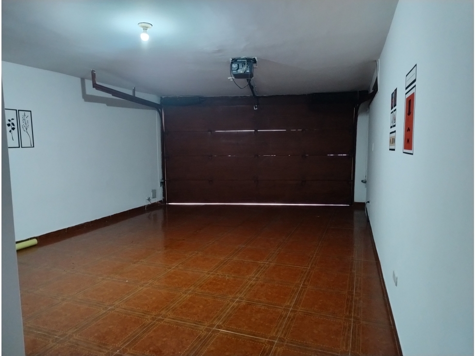 casa en venta de dos niveles /Barrio el Bosque