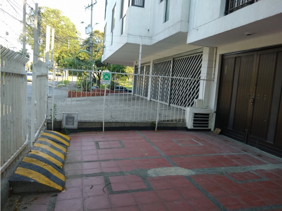Se vende casa comercial / San Vicente