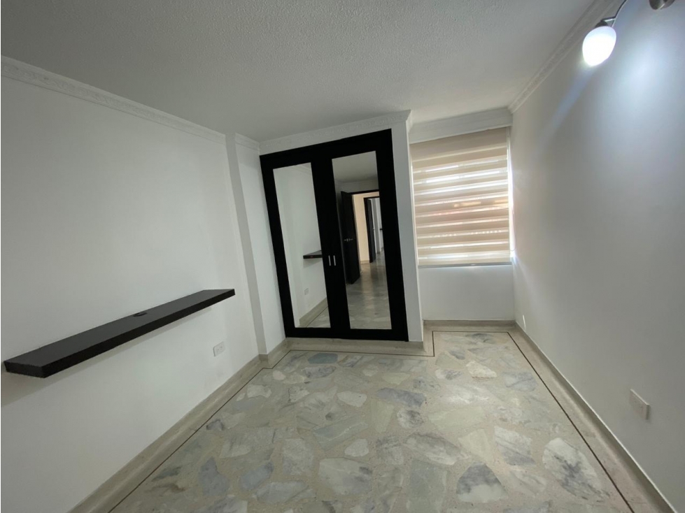 APARTAMENTO EN VENTA AL SUR DE CALI DEPARTAMENTAL CR LAURELES — foto 3
