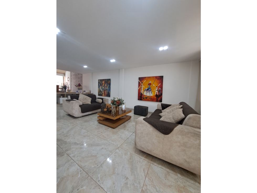 CASA EN VENTA BARRIO LA FLORA