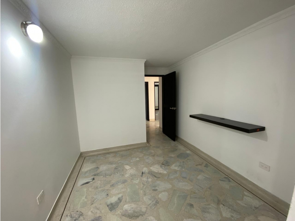 APARTAMENTO EN VENTA AL SUR DE CALI DEPARTAMENTAL CR LAURELES — foto 4