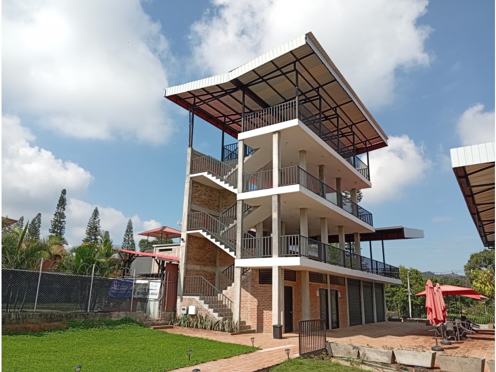 LOCAL EN ALQUILER 3 NIVEL / BUITRERA PLAZA - 1
