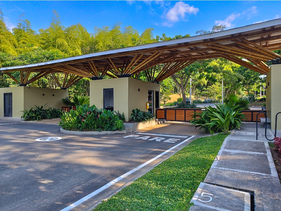 VENTA HERMOSO LOTE PLANO SECTOR LAS CASCADAS CERRITOS PEREIRA