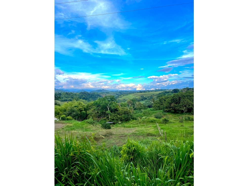 VENTA LOTE CON HERMOSA VISTA MALABAR CERRITOS PEREIRA