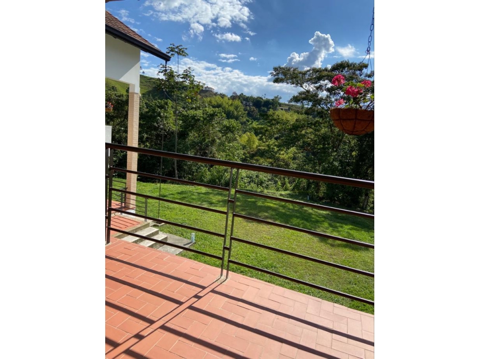VENTA CASA CAMPESTRE CON HERMOSO LOTE EN SANTA ROSA DE CABAL — foto 4