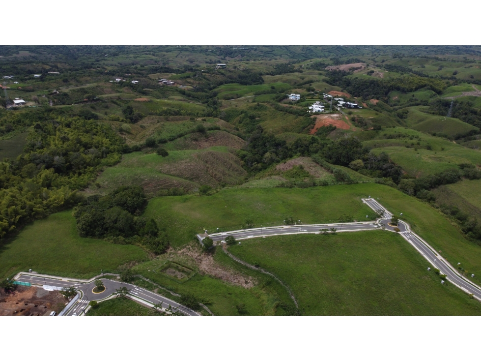 VENTA LOTE ESQUINERO CON HERMOSA VISTA CERRITOS LA VIRGINIA PEREIRA — foto 3