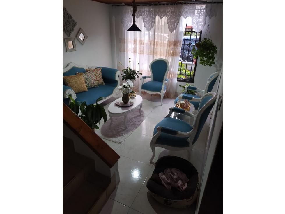 VENTA AMPLIA CASA DE 4 HABITACIONES CENTENARIO PEREIRA