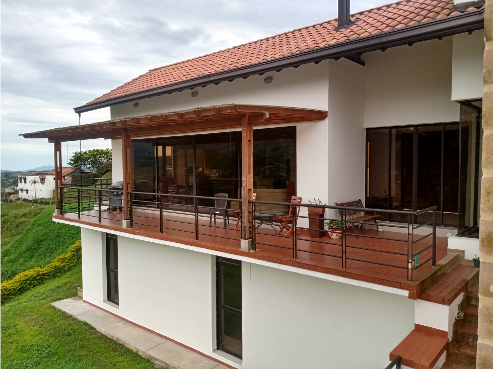VENTA CASA CAMPESTRE CON HERMOSO LOTE EN SANTA ROSA DE CABAL — foto 3