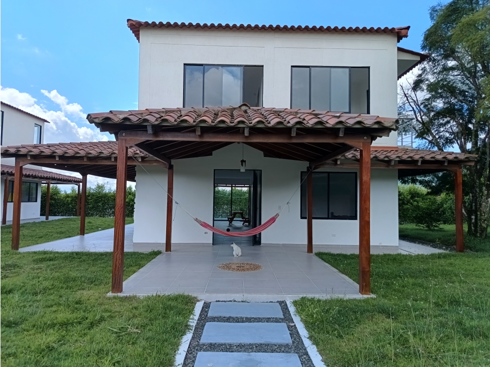 VENTA HERMOSA CASA PARA ESTRENAR EN CONDOMINIO COMBIA PEREIRA — foto 2