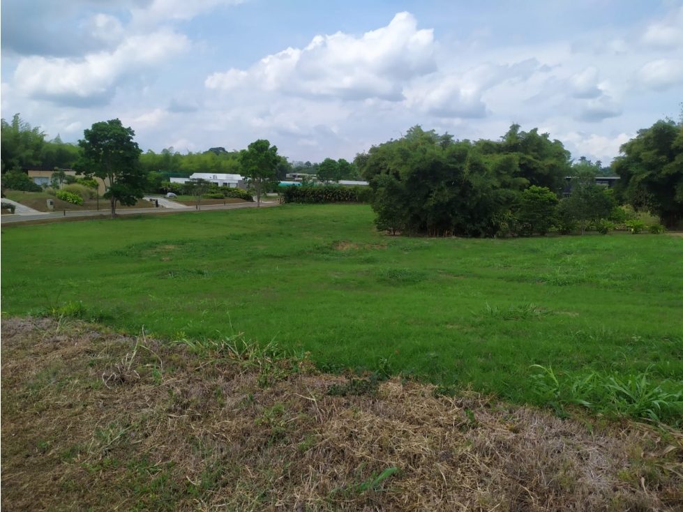VENTA LOTE ESQUINERO EN CONDOMINIO CERRITOS PEREIRA