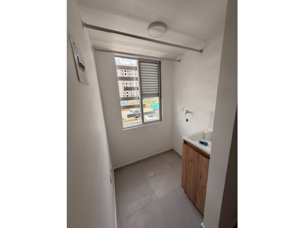RENTO APARTAMENTO NUEVO PARA ESTRENAR CONJUNTO MAPLE DOSQUEBRADAS — foto 2