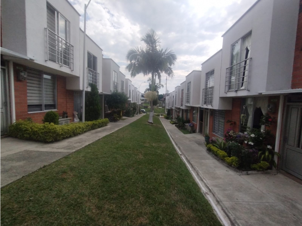 VENTA CASA CONJUNTO CERRADO EN CUBA