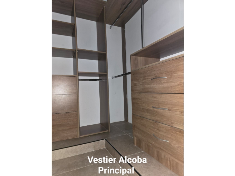 VENTA AMPLIA Y HERMOSA CASA CERCA A LA AVENIDA 30 DE AGOSTO DE PEREIRA — foto 5