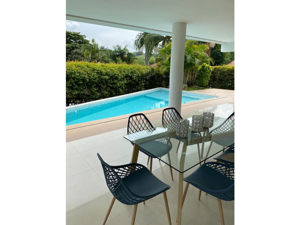 VENTA CASA CON PISCINA PRIVADA EN CONJUNTO CERRADO CERRITOS PEREIRA