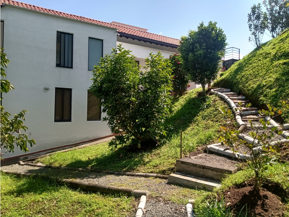 VENTA CASA CAMPESTRE CON HERMOSO LOTE EN SANTA ROSA DE CABAL — foto 6