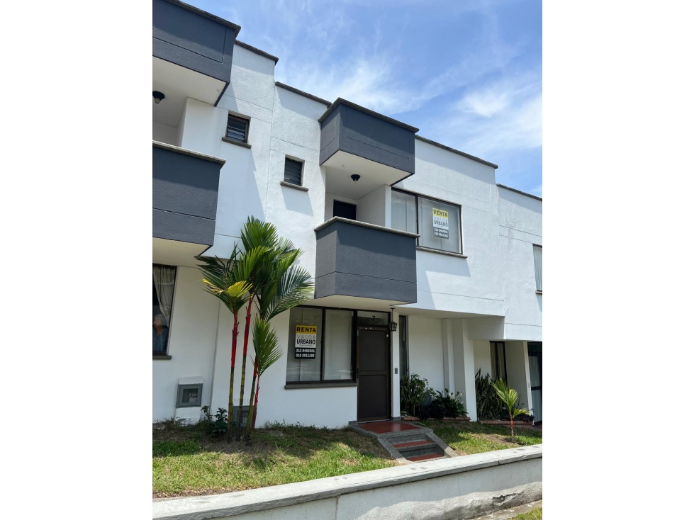 VENTA AMPLIA Y HERMOSA CASA CERCA A LA AVENIDA 30 DE AGOSTO DE PEREIRA