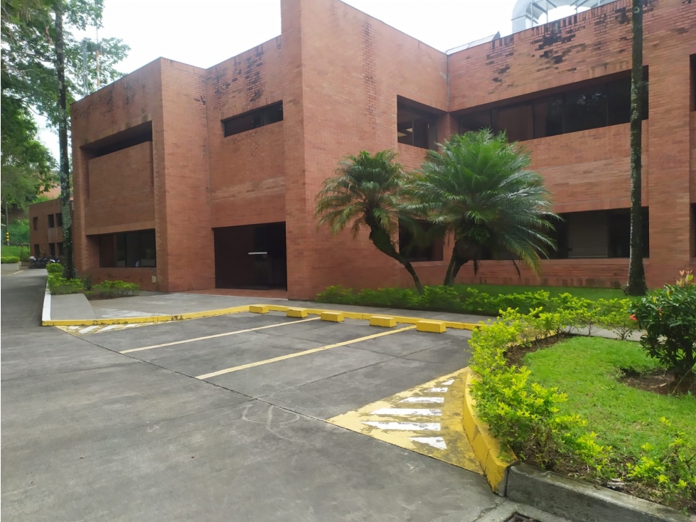 RENTA OFICINAS 369 MTS 2DO PISO MERCASA PEREIRA — foto 6