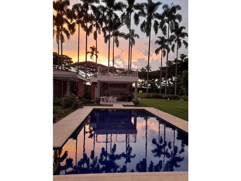 VENTA CASA CAMPESTRE AMPLIA EN CERRITOS PEREIRA