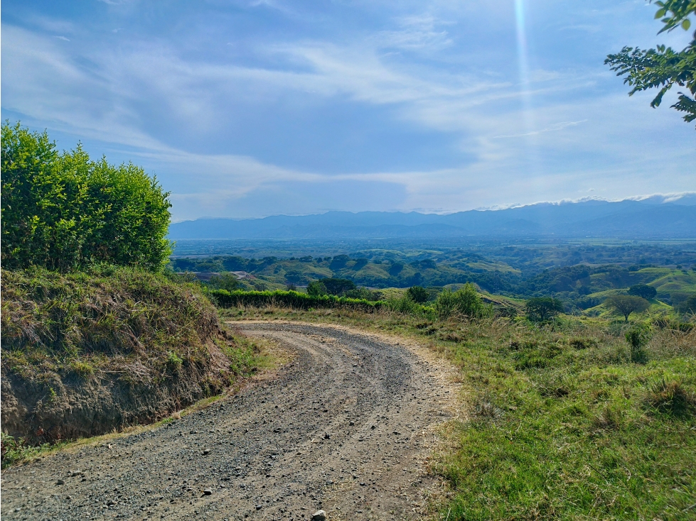 VENTA HERMOSO LOTE EN PARCELA CON INCREIBLE VISTA VIA PEREIRA CARTAGO