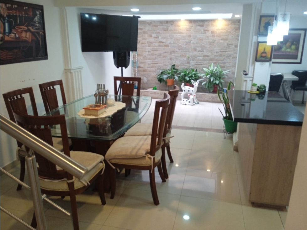 VENTA AMPLIA CASA BELMONTE, PEREIRA