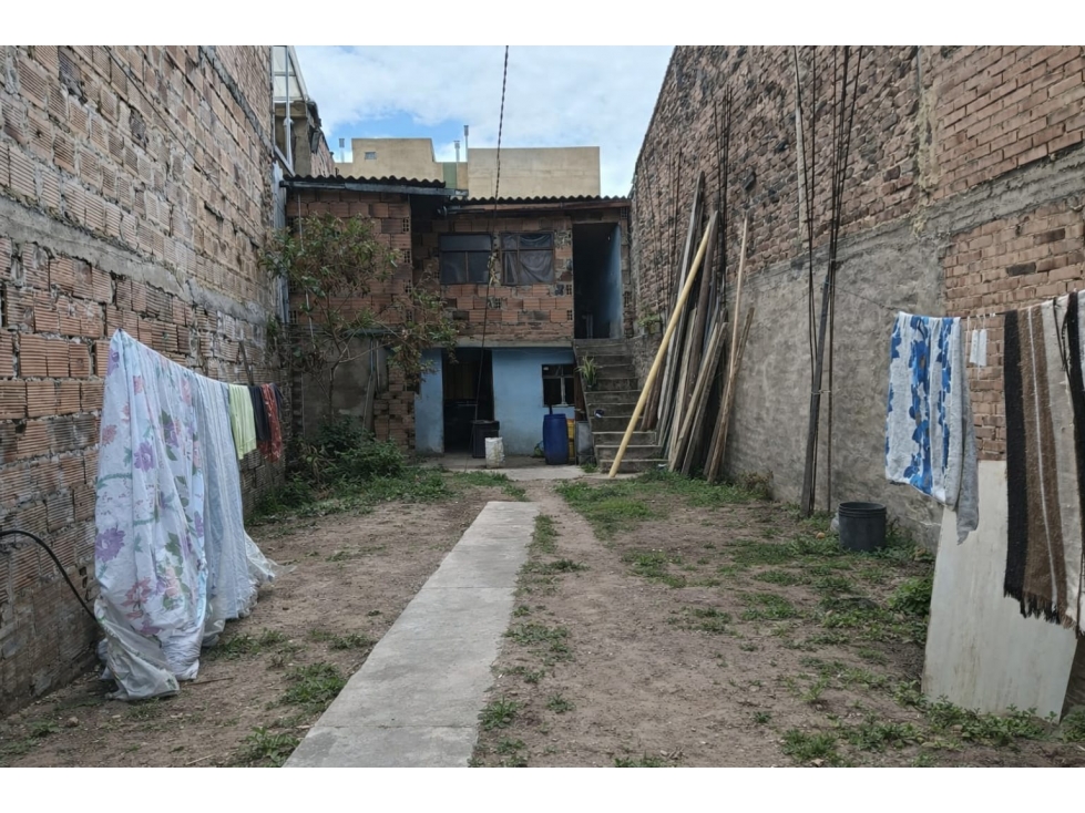 Casa lote venta 7 x 28 paris gaitán