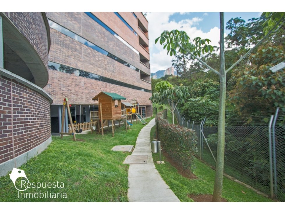 Vendo apartamento con terraza en El poblado- los balsos, Medellin. — foto 4