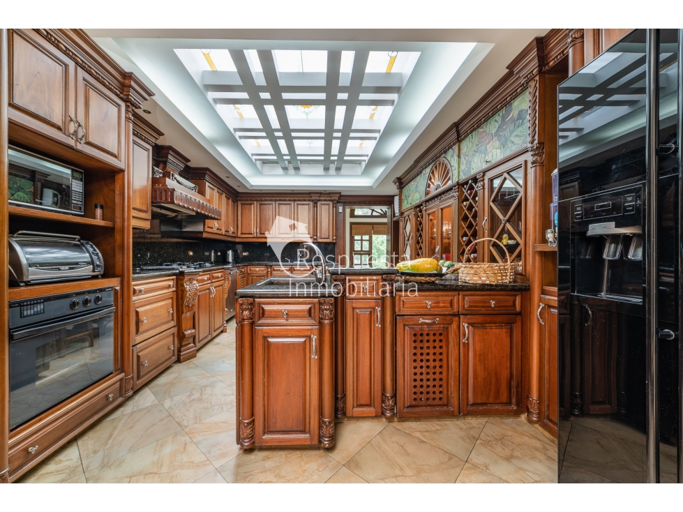 Vendo hermosa casa en el Poblado - como vivir en una finca. — foto 4