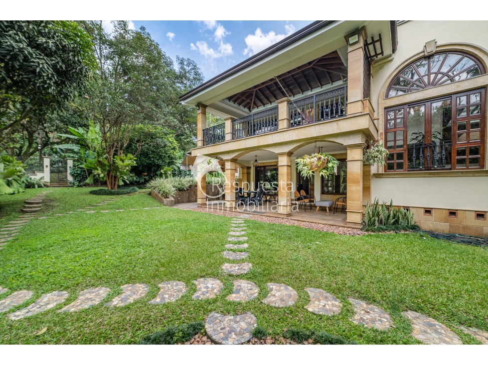 Vendo hermosa casa en el Poblado - como vivir en una finca. — foto 2
