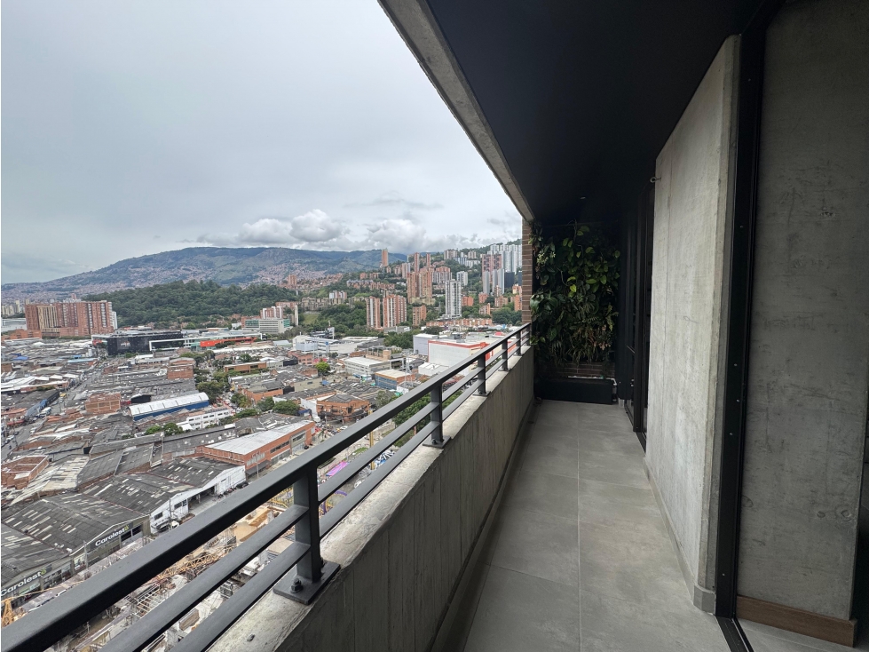 VENDO APARTAMENTO NUEVO EL POBLADO EN CIUDAD DEL RIO — foto 4
