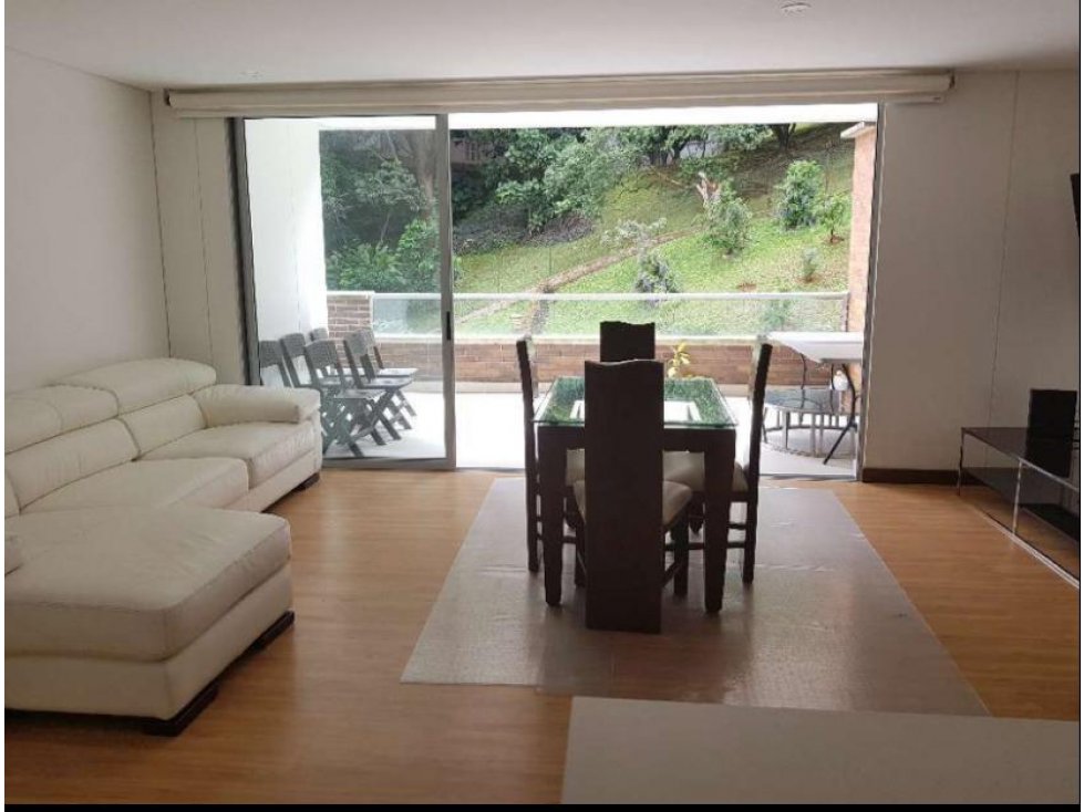 Vendo apartamento con terraza en El poblado- los balsos, Medellin.