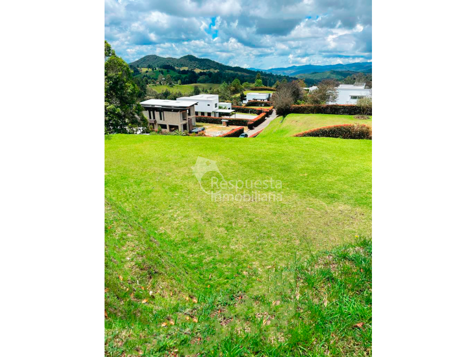 Venta Lote en Parcelación, Alto de Las Palmas. cerca del tunel.