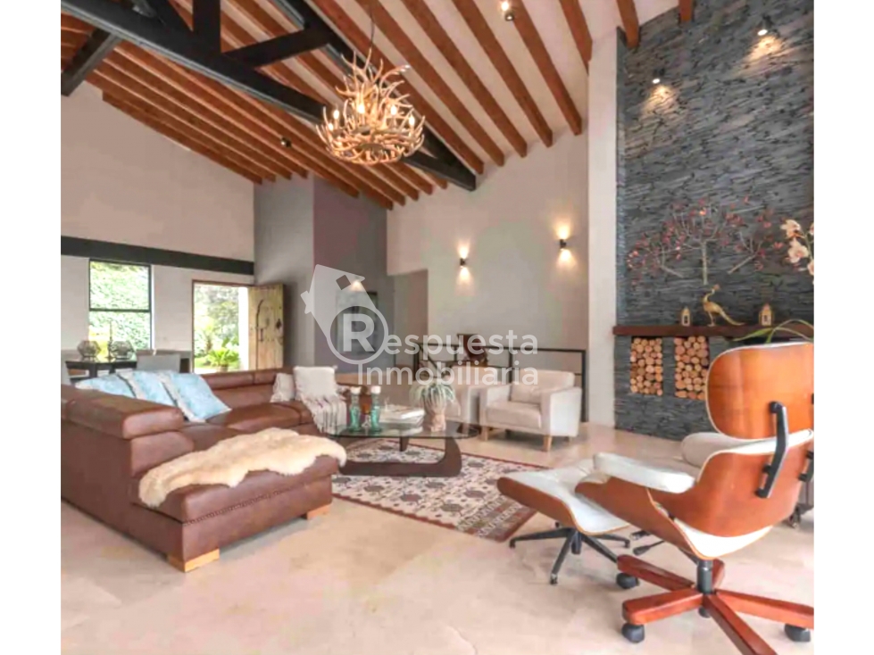 Vendo Casa RIONEGRO (Luxury) alto de palmas VIA AL AEROPUERTO.