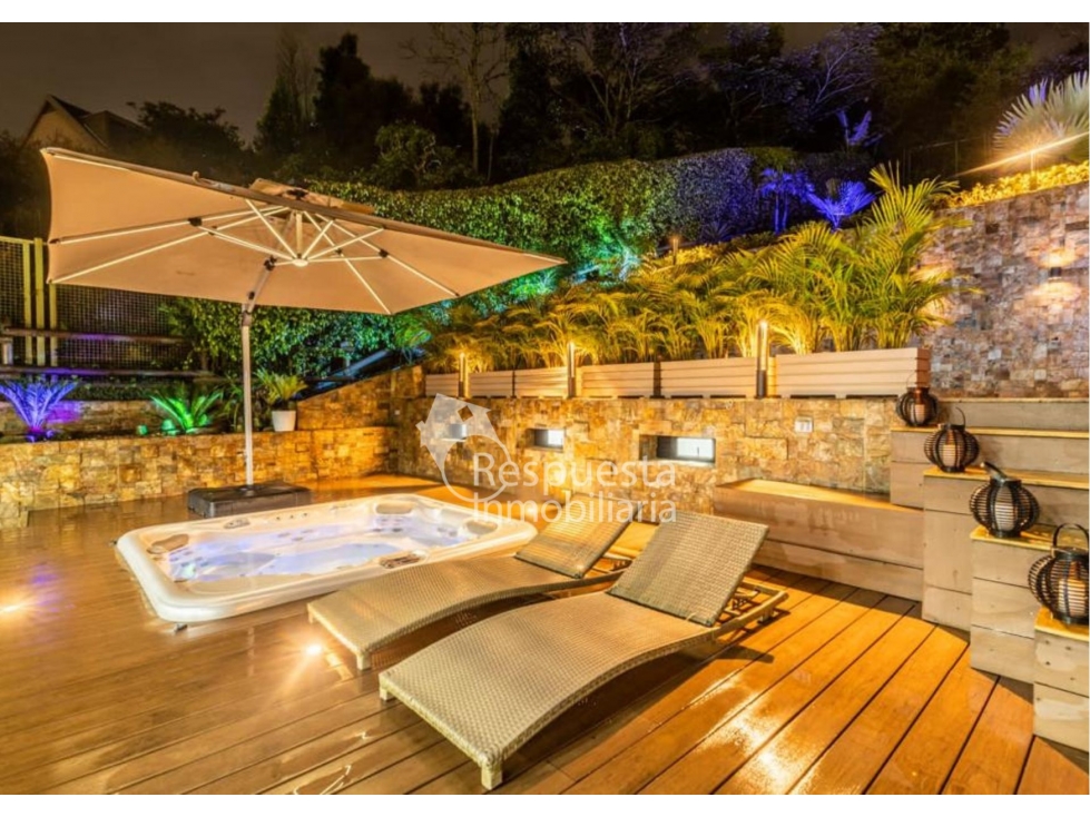 Venta en el poblado, hermosa casa con piscina privada en Medellín — foto 2