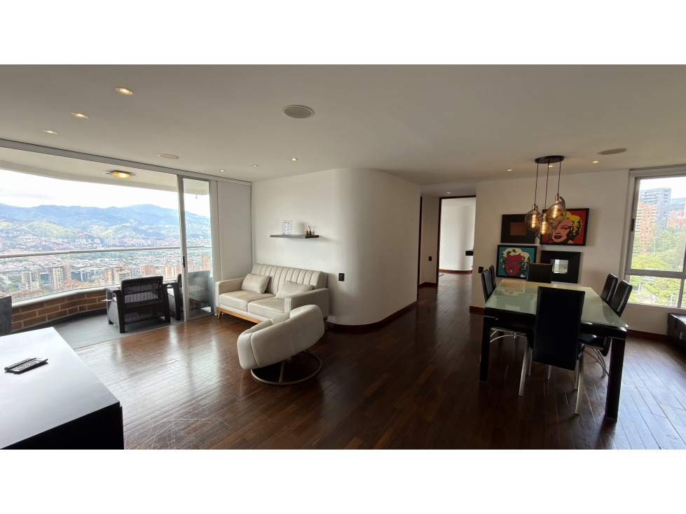 Apartamento con una vista hermosa en Los Balsos junto al Complex