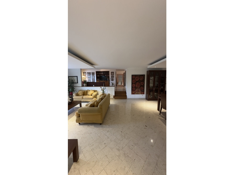 Gran Oportunidad La Frontera | 190 m², Vista Verde y 2 Garajes