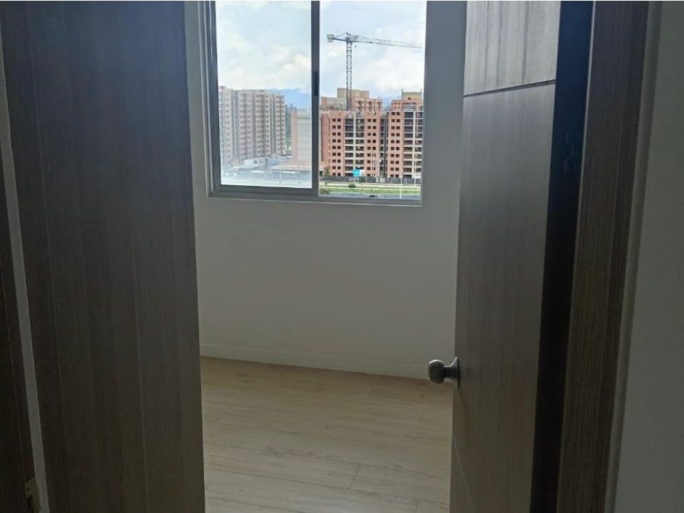APARTAMENTO EN VENTA EN MADRID CONJUNTO AZUL CELESTE